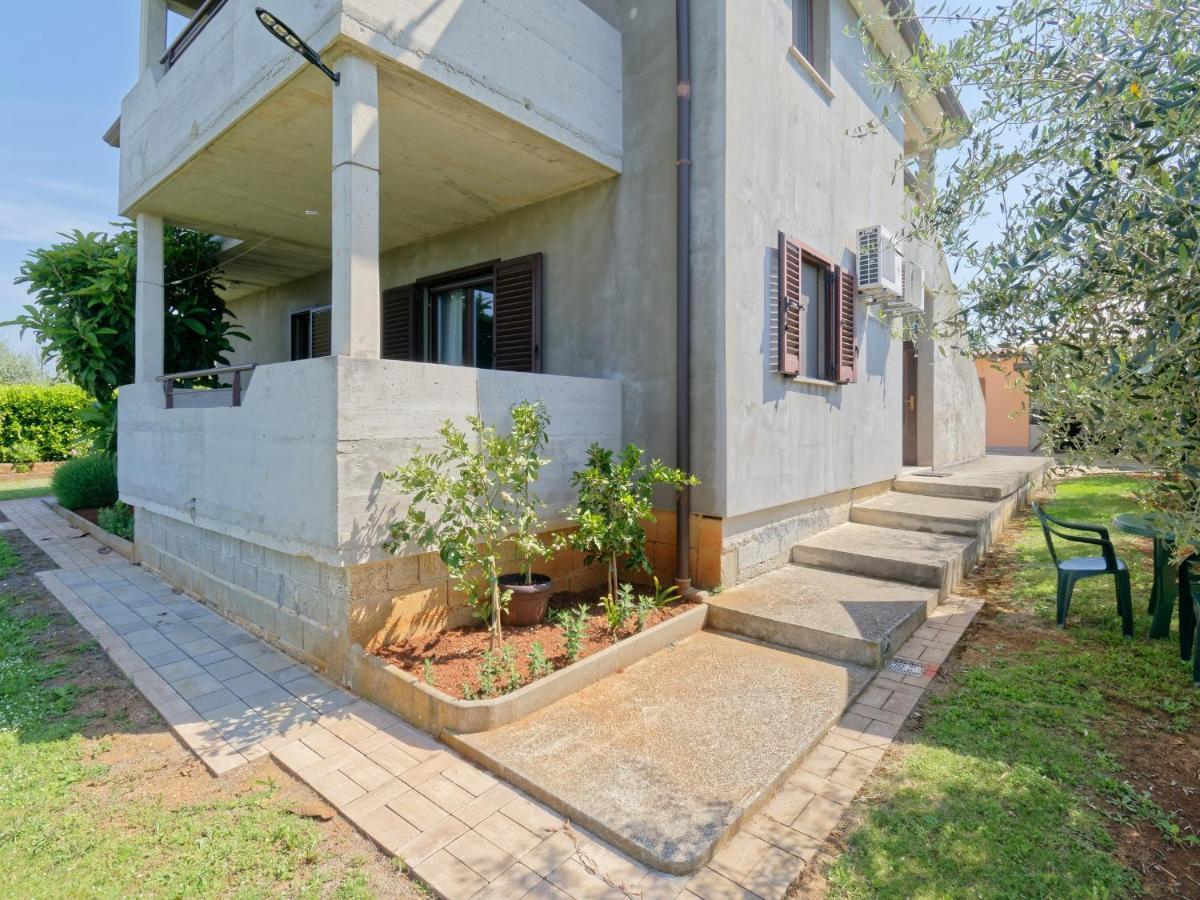 Apartment Laganis Plovanija ภายนอก รูปภาพ