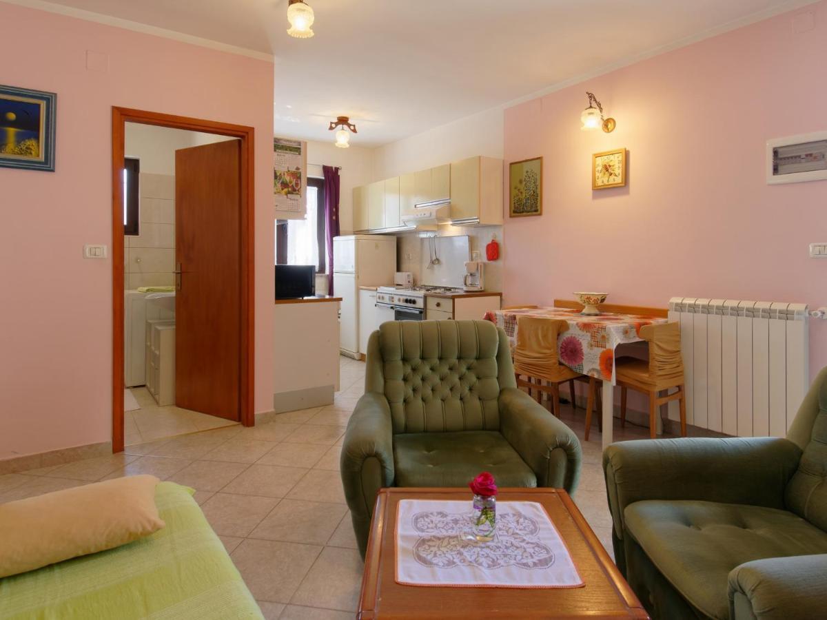 Apartment Laganis Plovanija ภายนอก รูปภาพ